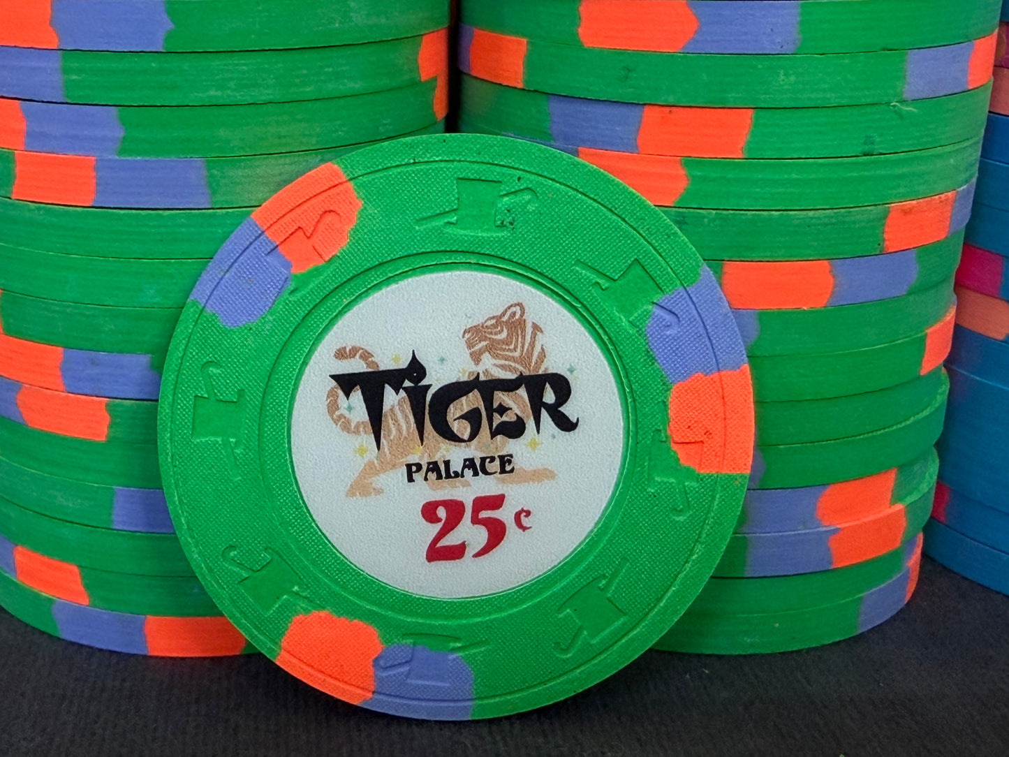 Tiger Palace (Paulson) relabeled $0.25/$0.50 Cash Set (cali colors, green fracs)- 700 Chips