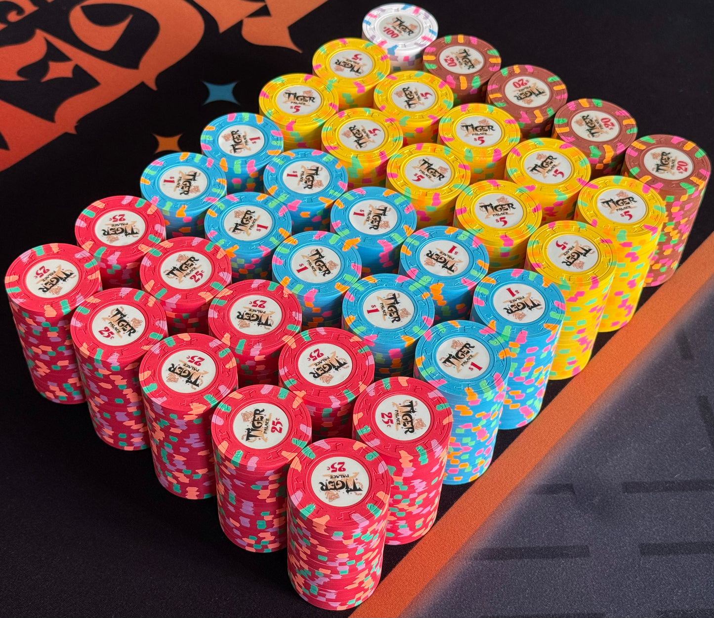 Tiger Palace (Paulson) Cash Set: Custom 'Bear Claws' - $0.25/$0.50 'Cali' Set - 700 chips