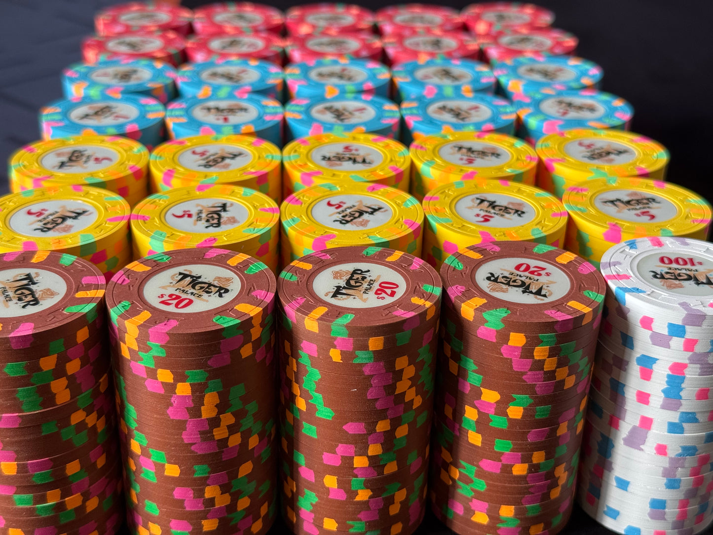 Tiger Palace (Paulson) Cash Set: Custom 'Bear Claws' - $0.25/$0.50 'Cali' Set - 700 chips