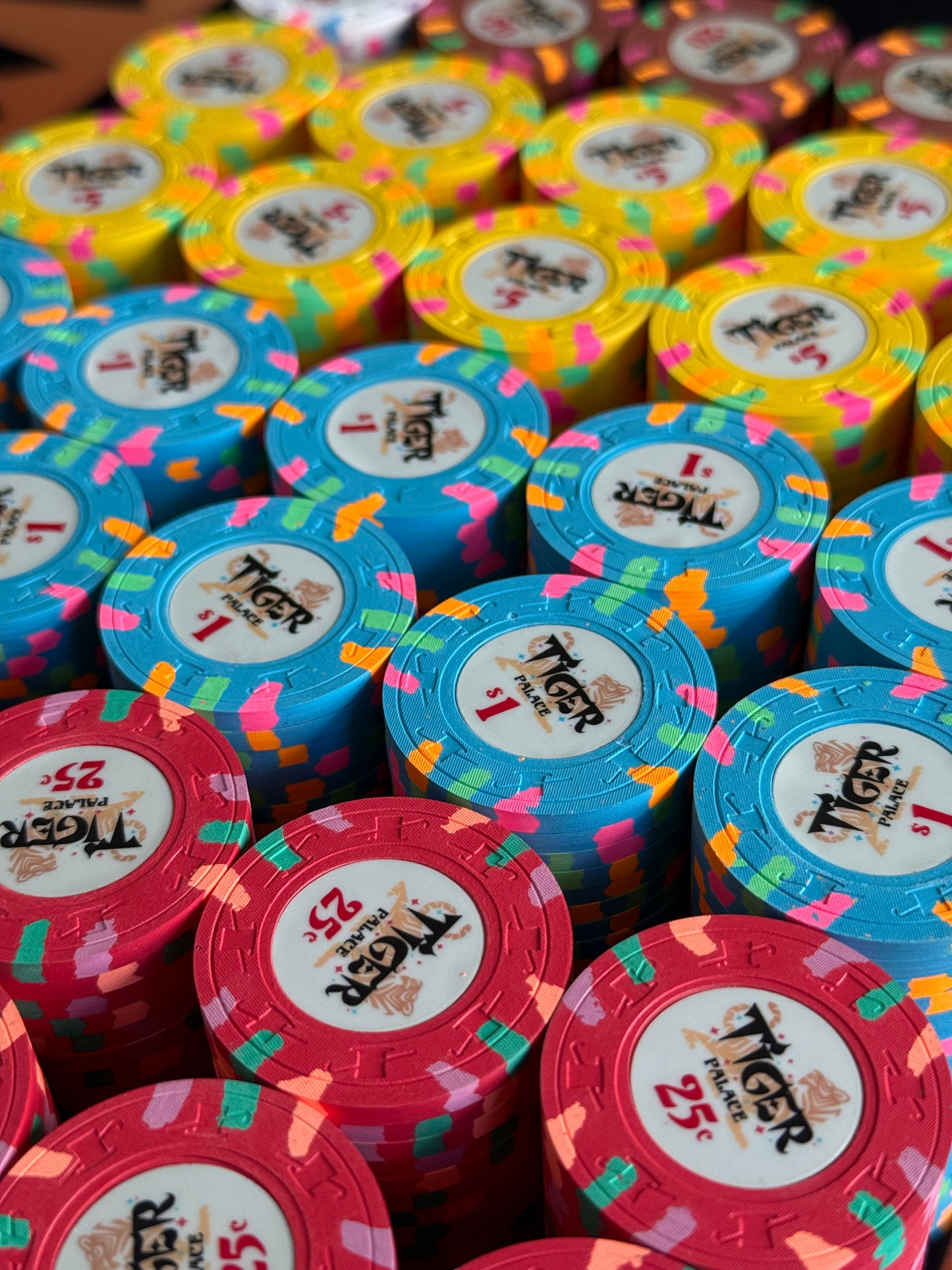Tiger Palace (Paulson) Cash Set: Custom 'Bear Claws' - $0.25/$0.50 'Cali' Set - 700 chips