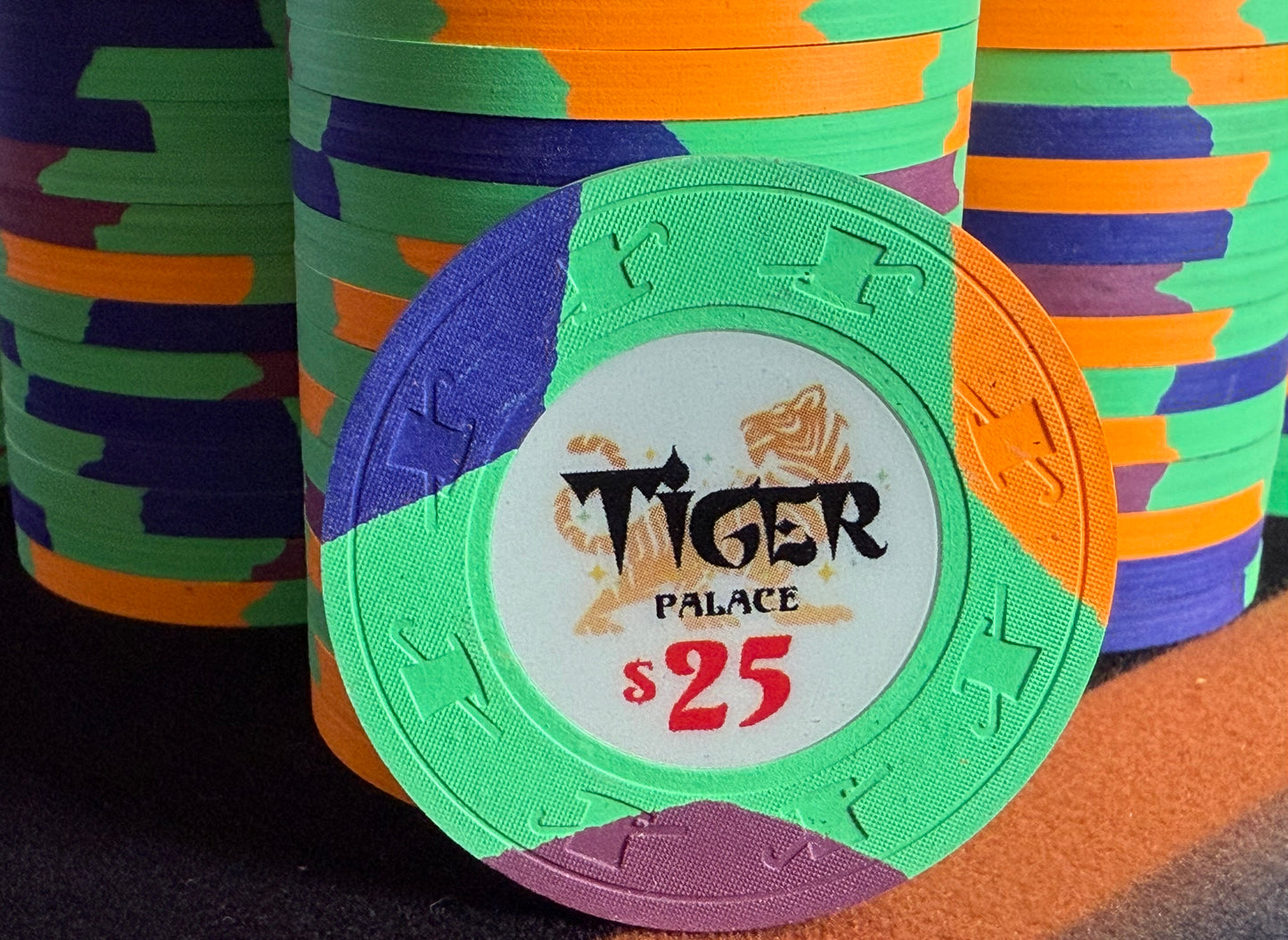 Tiger Palace (Paulson) Tri-moon cash $25 - Green 39mm - One Barrel