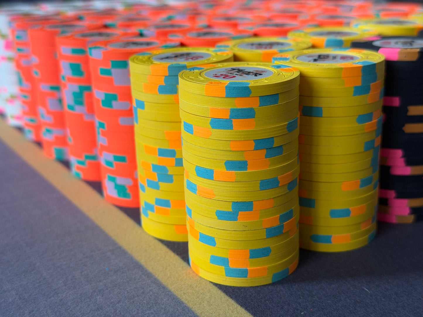 Tiger Palace (Paulson) relabeled $1/$2 Cash Set (Vegas colors, blaze orange $5s, yellow $20s) - 800 Chips