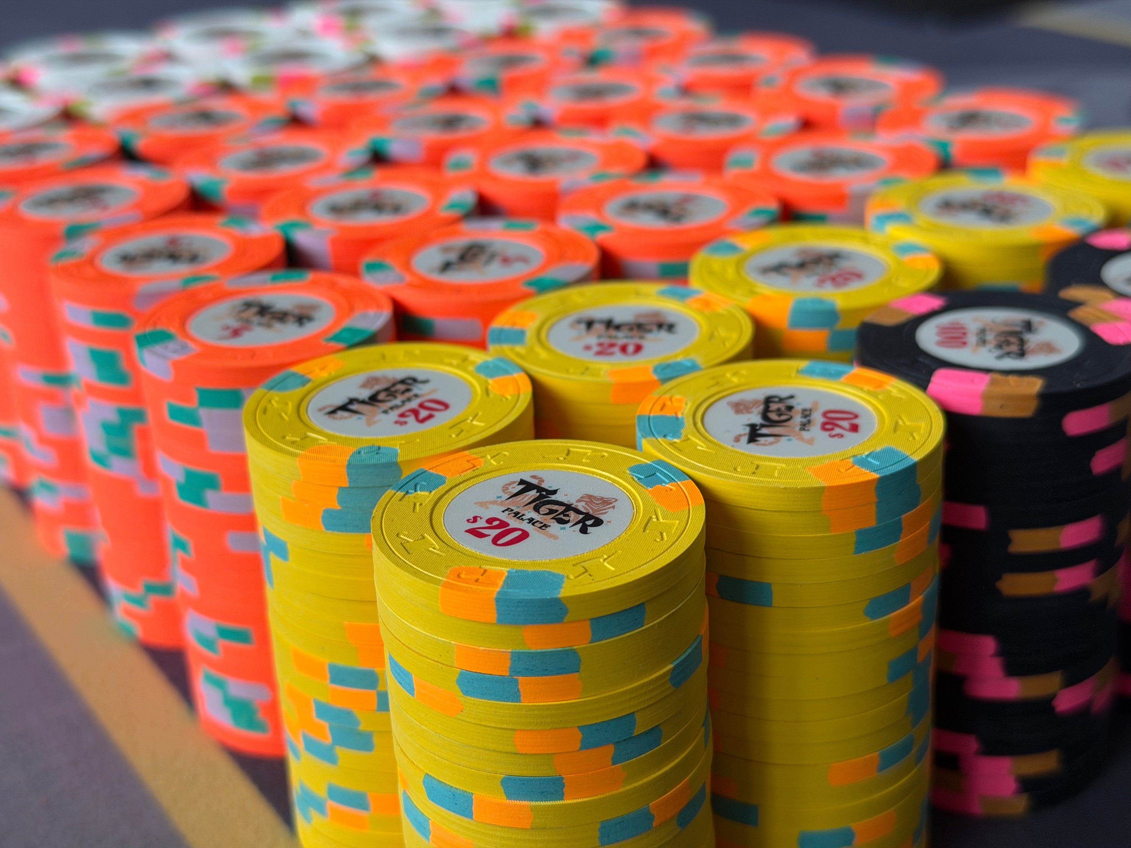 Tiger Palace (Paulson) relabeled $1/$2 Cash Set (Vegas colors, blaze orange $5s, yellow $20s) - 800 Chips