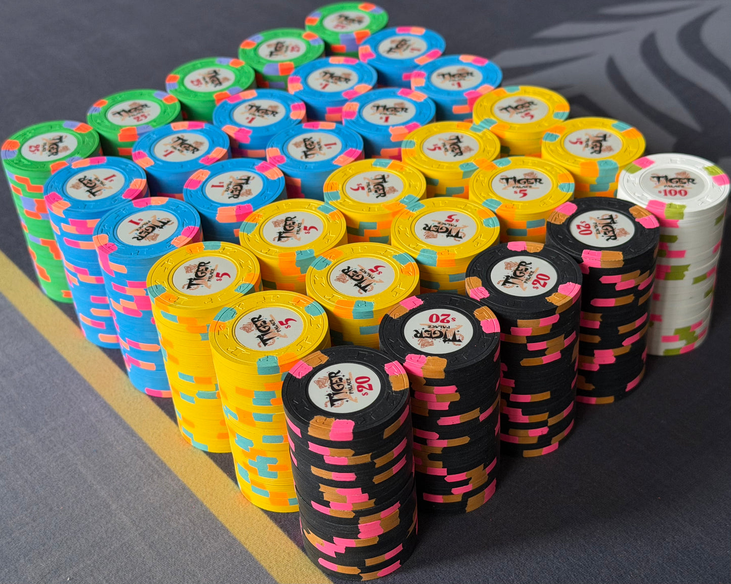 Tiger Palace (Paulson) relabeled $0.25/$0.50 Cash Set (cali colors, green fracs)- 600 Chips