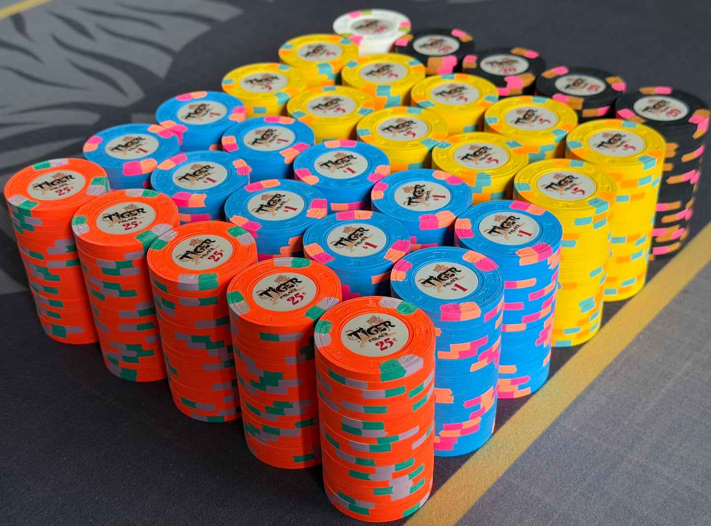 Tiger Palace (Paulson) relabeled $0.25/$0.50 Cash Set (cali colors, orange fracs) - 600 Chips