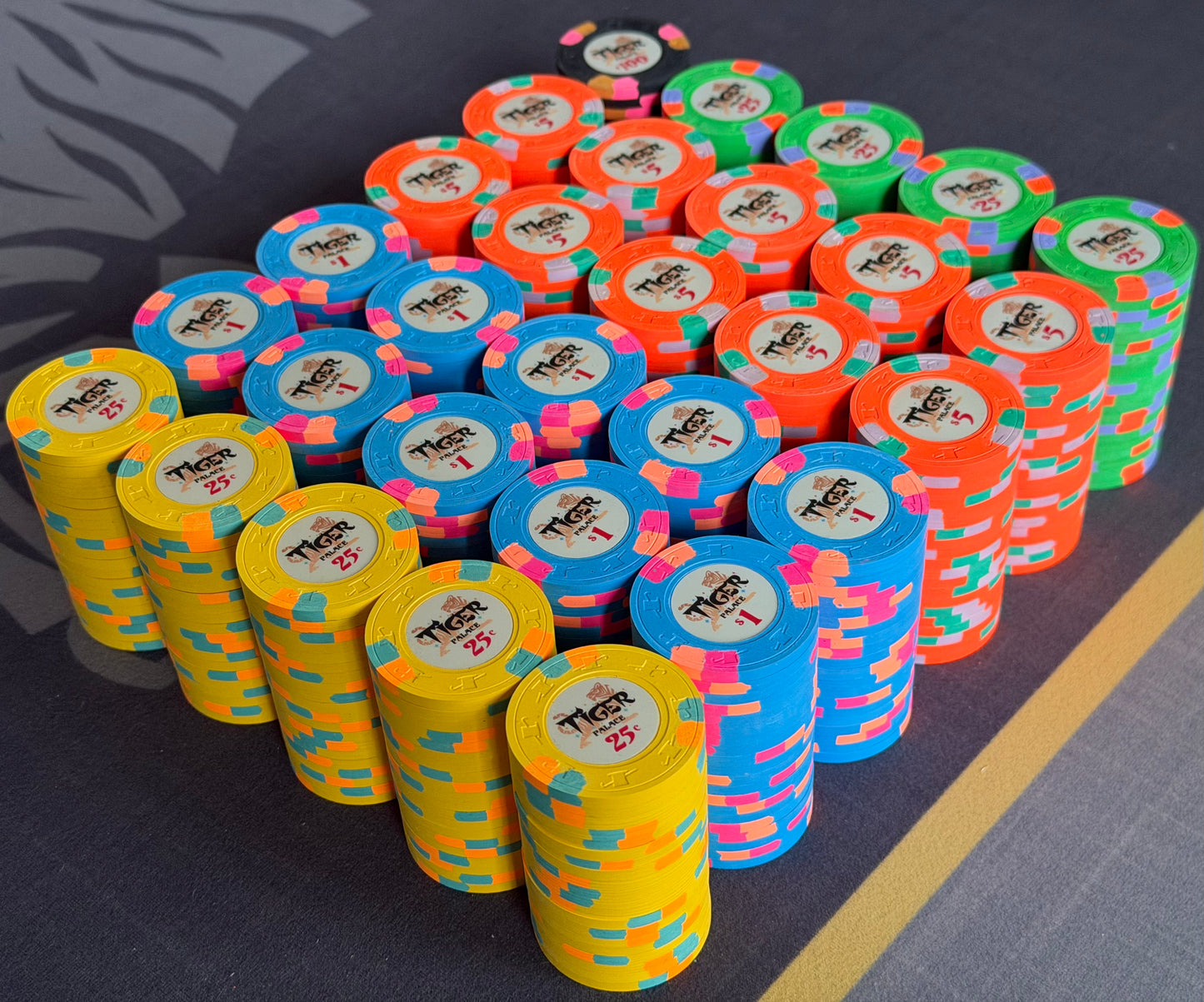 Tiger Palace (Paulson) relabeled $0.25/$0.50 Cash Set (Vegas colors, yellow fracs, blaz orange $5s) - 600 Chips