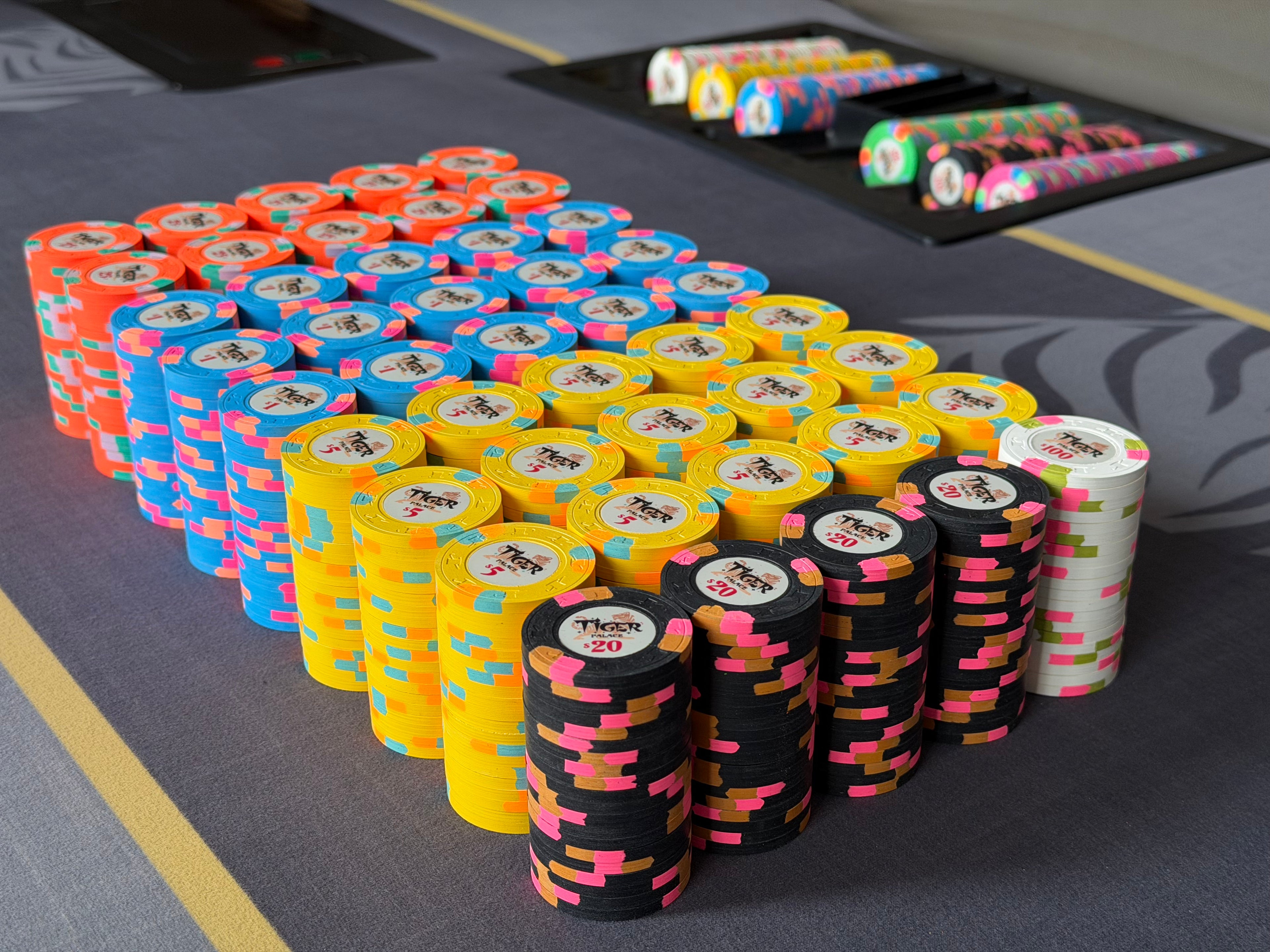 Tiger Palace (Paulson) relabeled $0.25/$0.50 Cash Set (cali colors, orange fracs) - 900 Chips