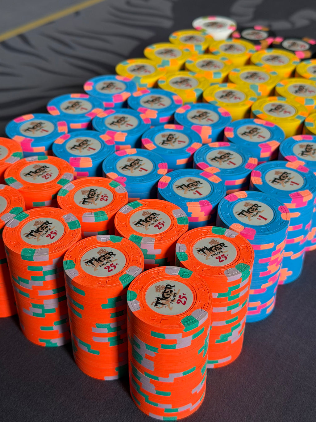 Tiger Palace (Paulson) relabeled $0.25/$0.50 Cash Set (cali colors, orange fracs) - 900 Chips