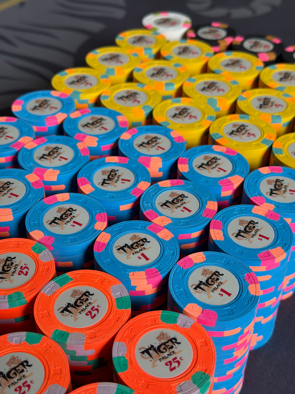 Tiger Palace (Paulson) relabeled $0.25/$0.50 Cash Set (cali colors, orange fracs) - 900 Chips