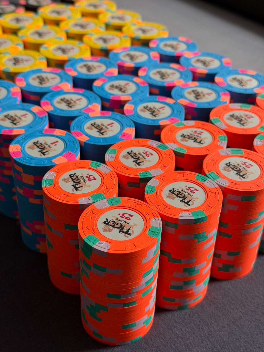 Tiger Palace (Paulson) relabeled $0.25/$0.50 Cash Set (cali colors, orange fracs) - 900 Chips