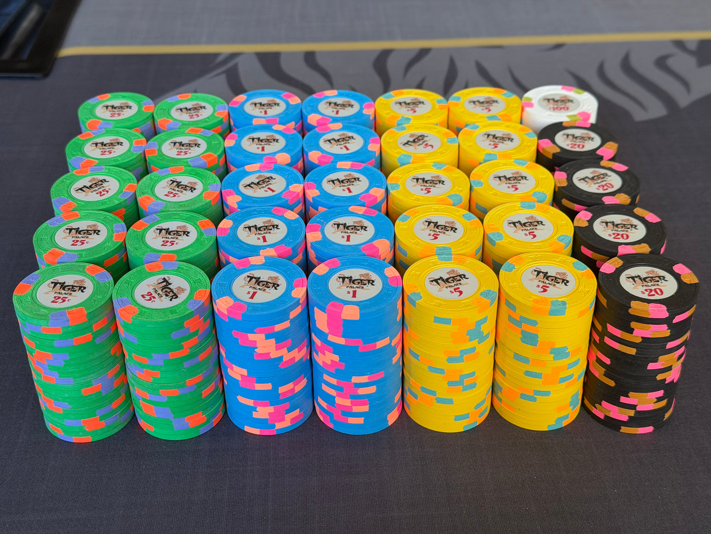 Tiger Palace (Paulson) relabeled $0.25/$0.50 Cash Set (cali colors, green fracs)- 700 Chips