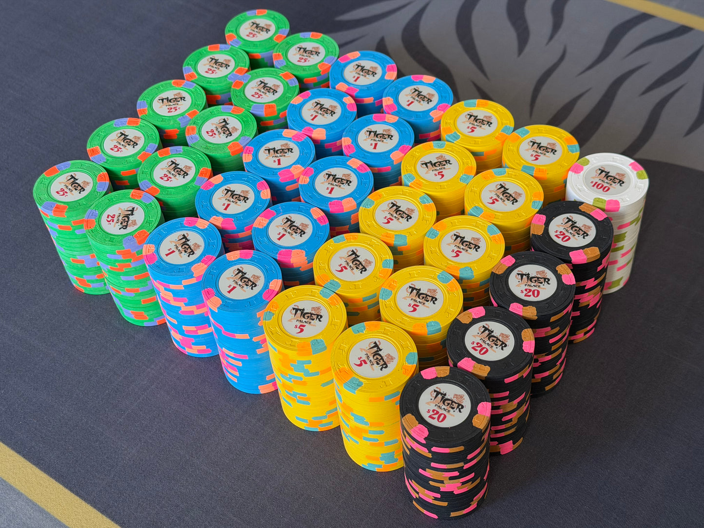Tiger Palace (Paulson) relabeled $0.25/$0.50 Cash Set (cali colors, green fracs)- 700 Chips