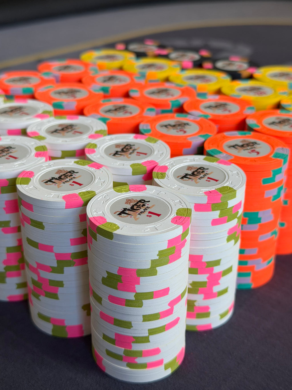 Tiger Palace (Paulson) relabeled $1/$2 Cash Set (Vegas colors, blaze orange $5s, yellow $20s) - 600 Chips