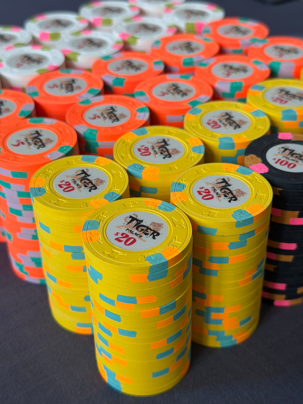 Tiger Palace (Paulson) relabeled $1/$2 Cash Set (Vegas colors, blaze orange $5s, yellow $20s) - 600 Chips