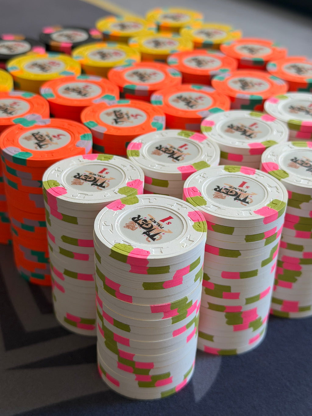 Tiger Palace (Paulson) relabeled $1/$2 Cash Set (Vegas colors, blaze orange $5s, yellow $20s) - 600 Chips