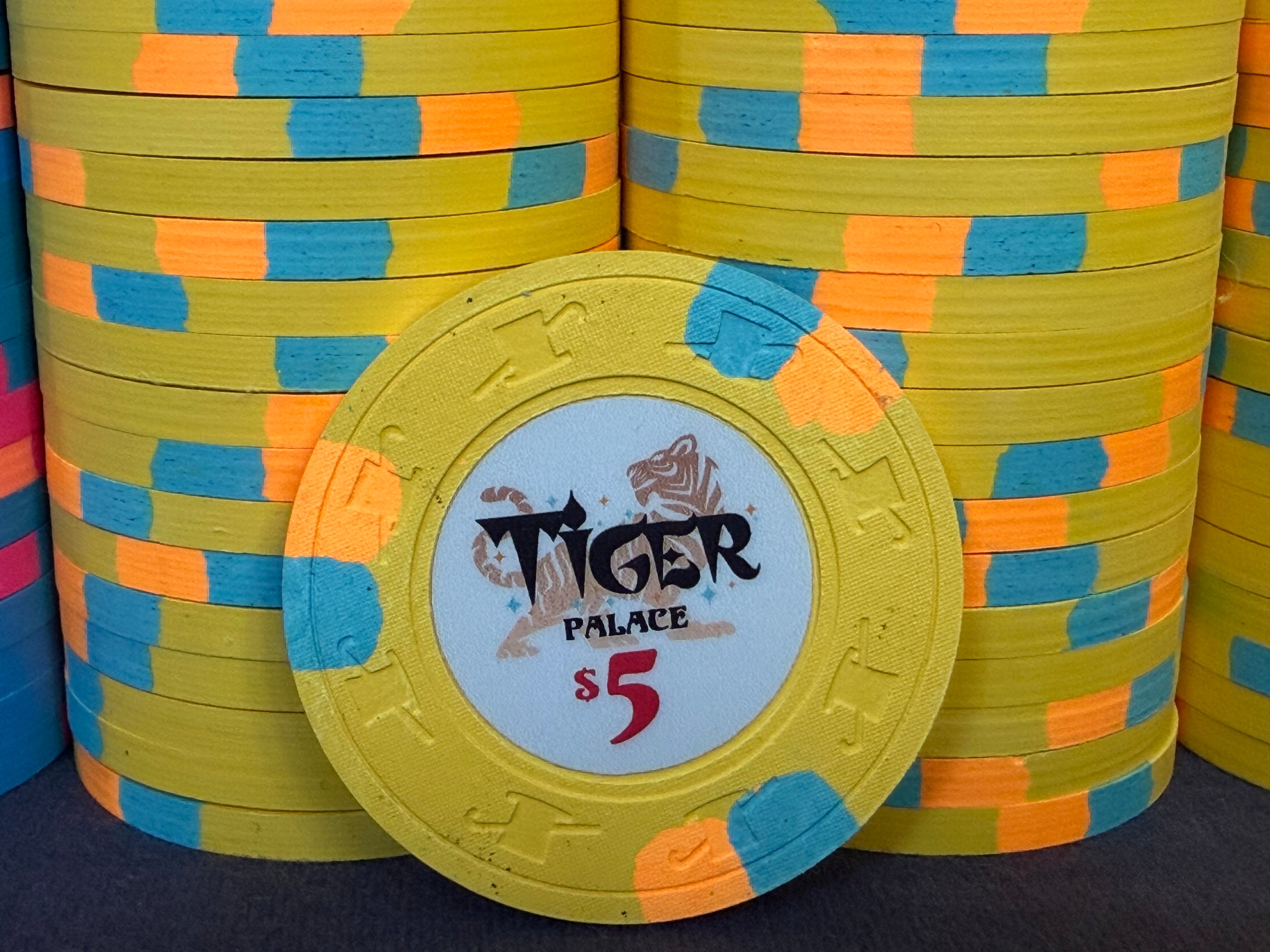 Tiger Palace (Paulson) relabeled $1/$2 Cash Set (cali colors, black $20s) - 700 Chips