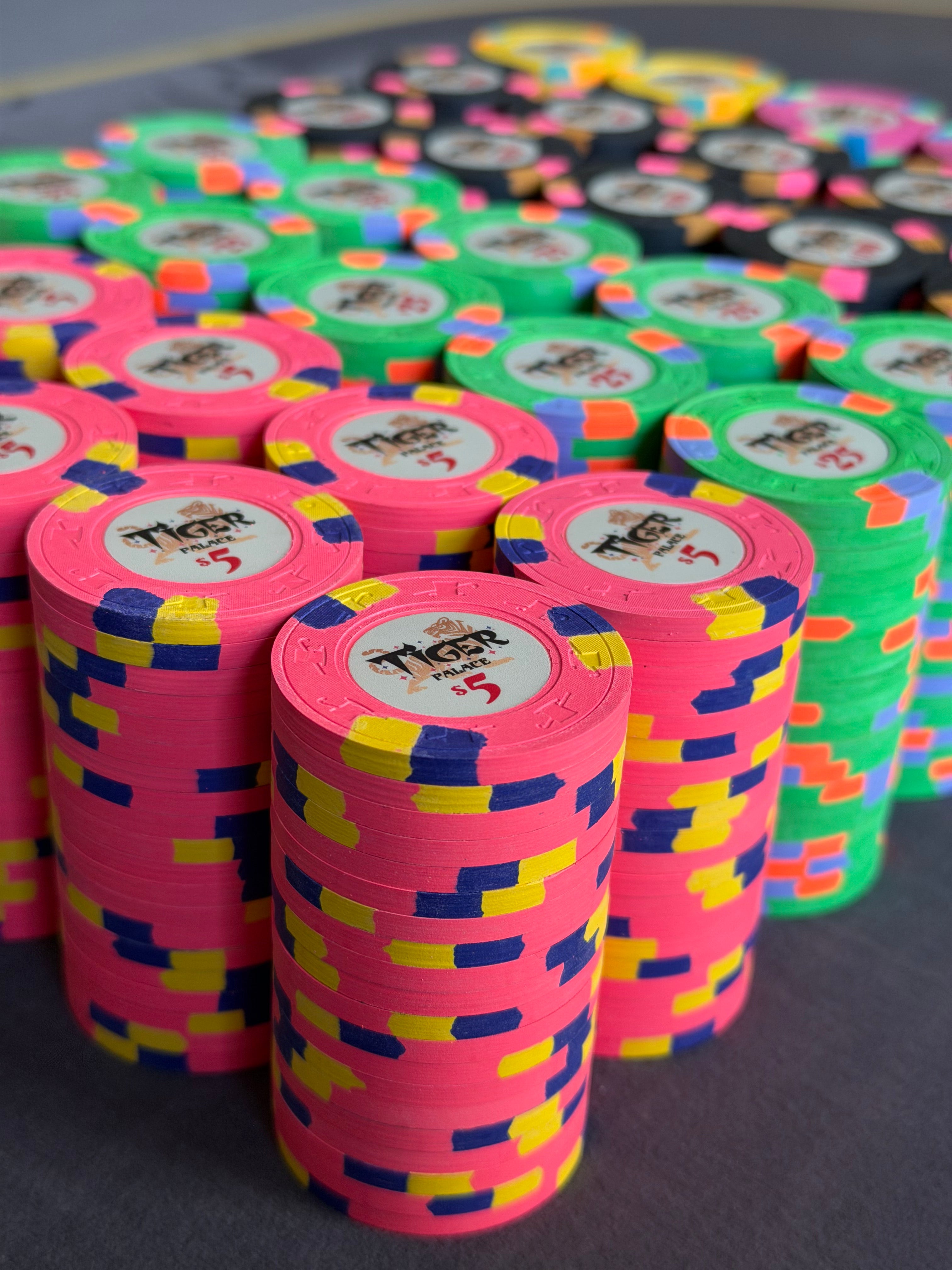 Tiger Palace (Paulson) relabeled $5/$10 Cash Set (Vegas colors)- 700 Chips