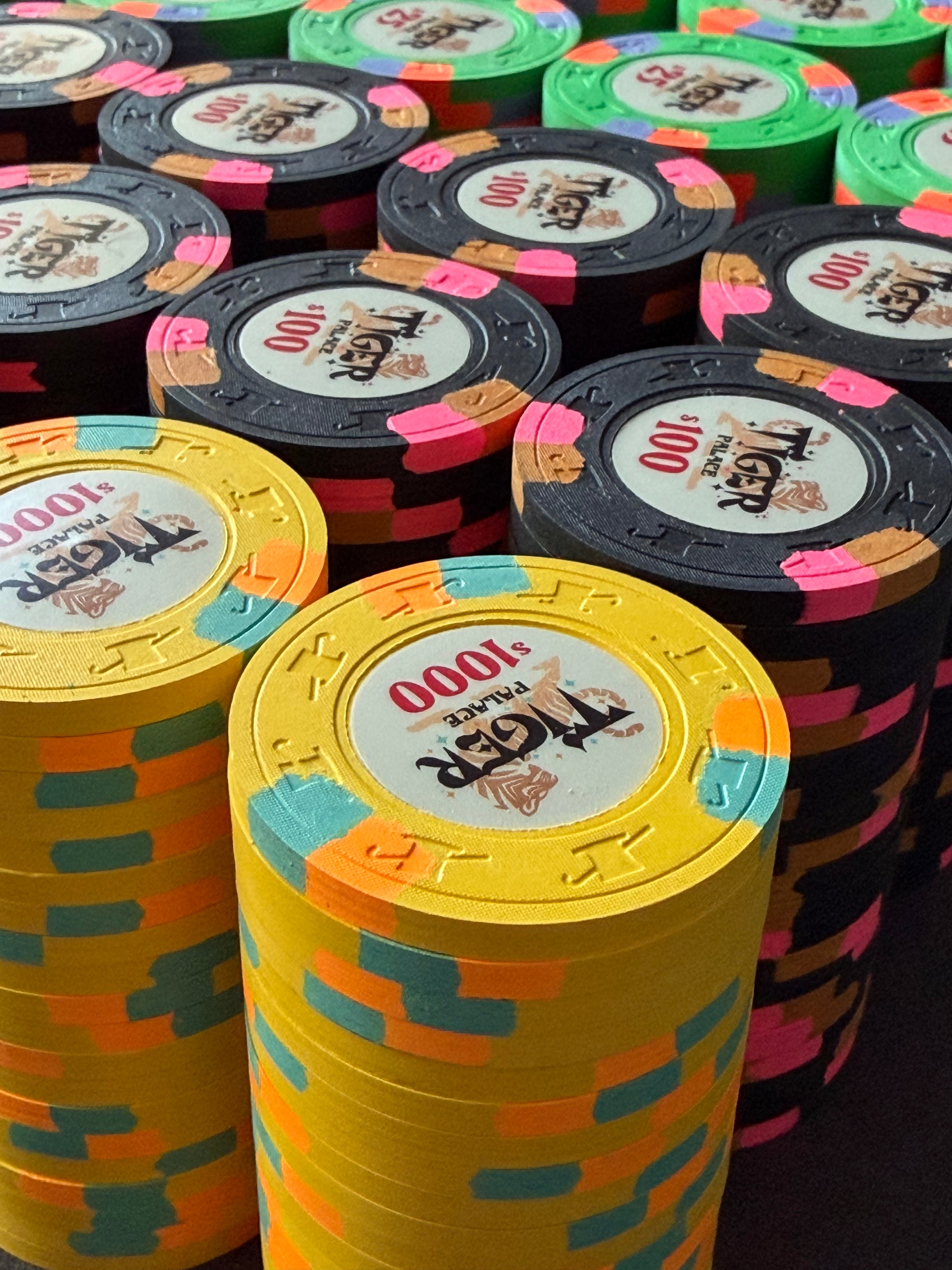 Tiger Palace (Paulson) relabeled $5/$10 Cash Set (Vegas colors)- 700 Chips