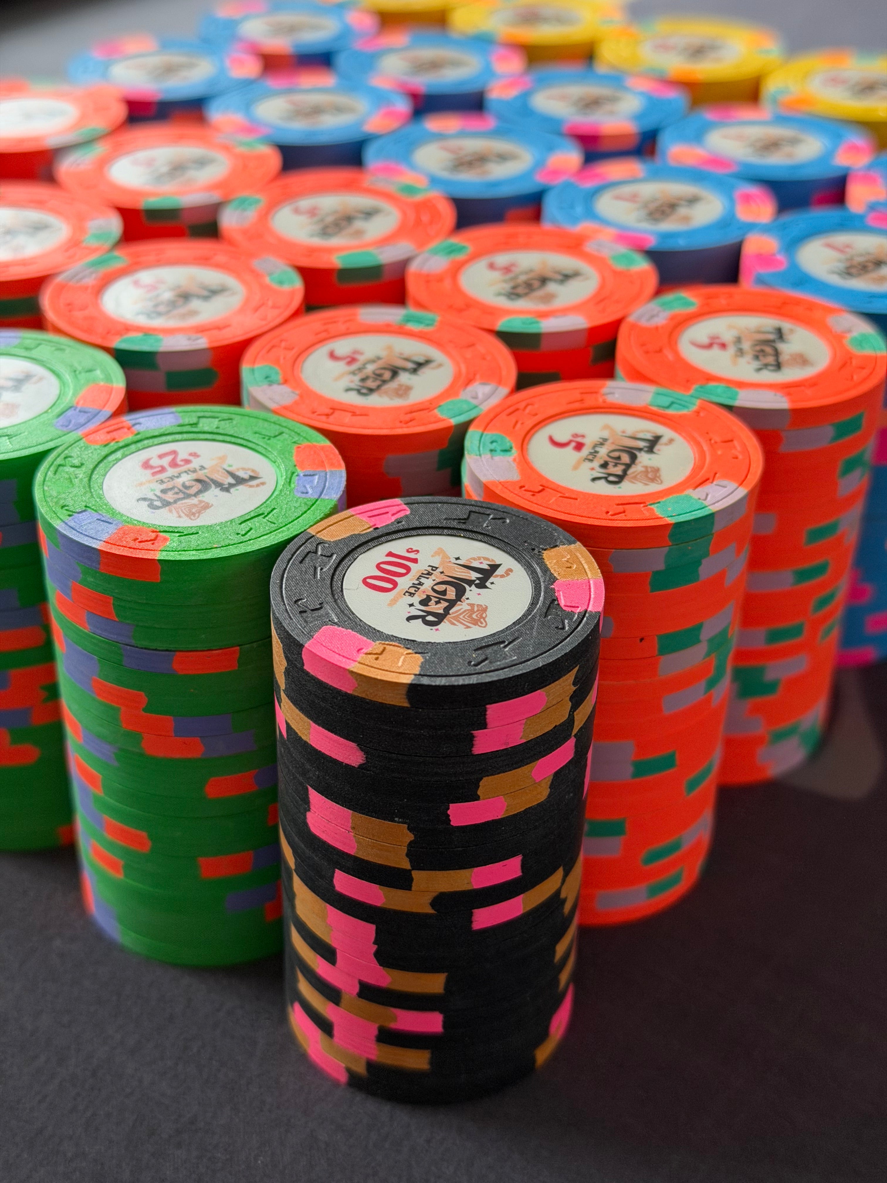 Tiger Palace (Paulson) relabeled $0.25/$0.50 Cash Set (Vegas colors, yellow fracs, blaze orange $5s) - 600 Chips