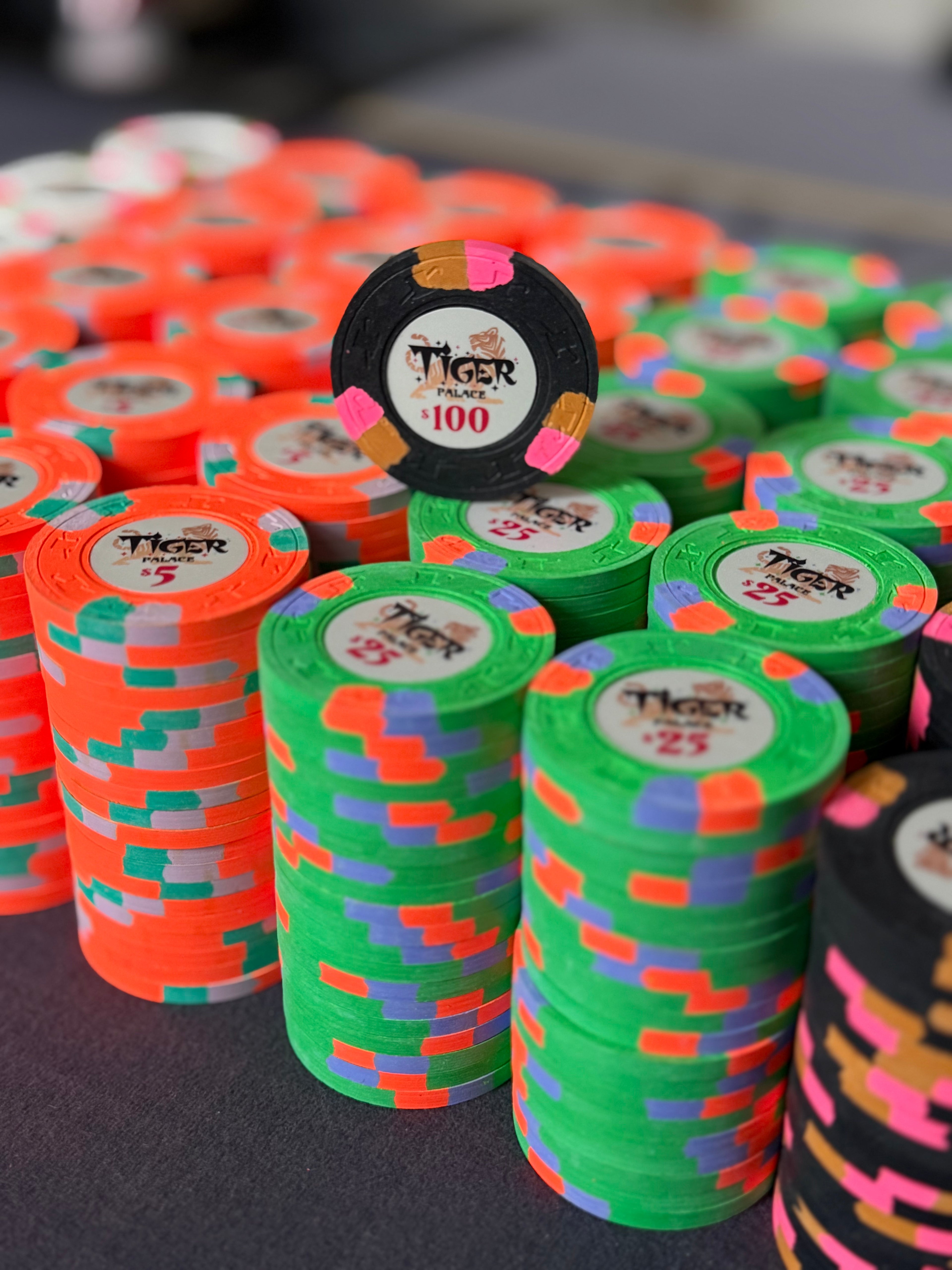 Tiger Palace (Paulson) relabeled $2/$5 Cash Set (Vegas colors, blaze orange $5s) - 700 Chips