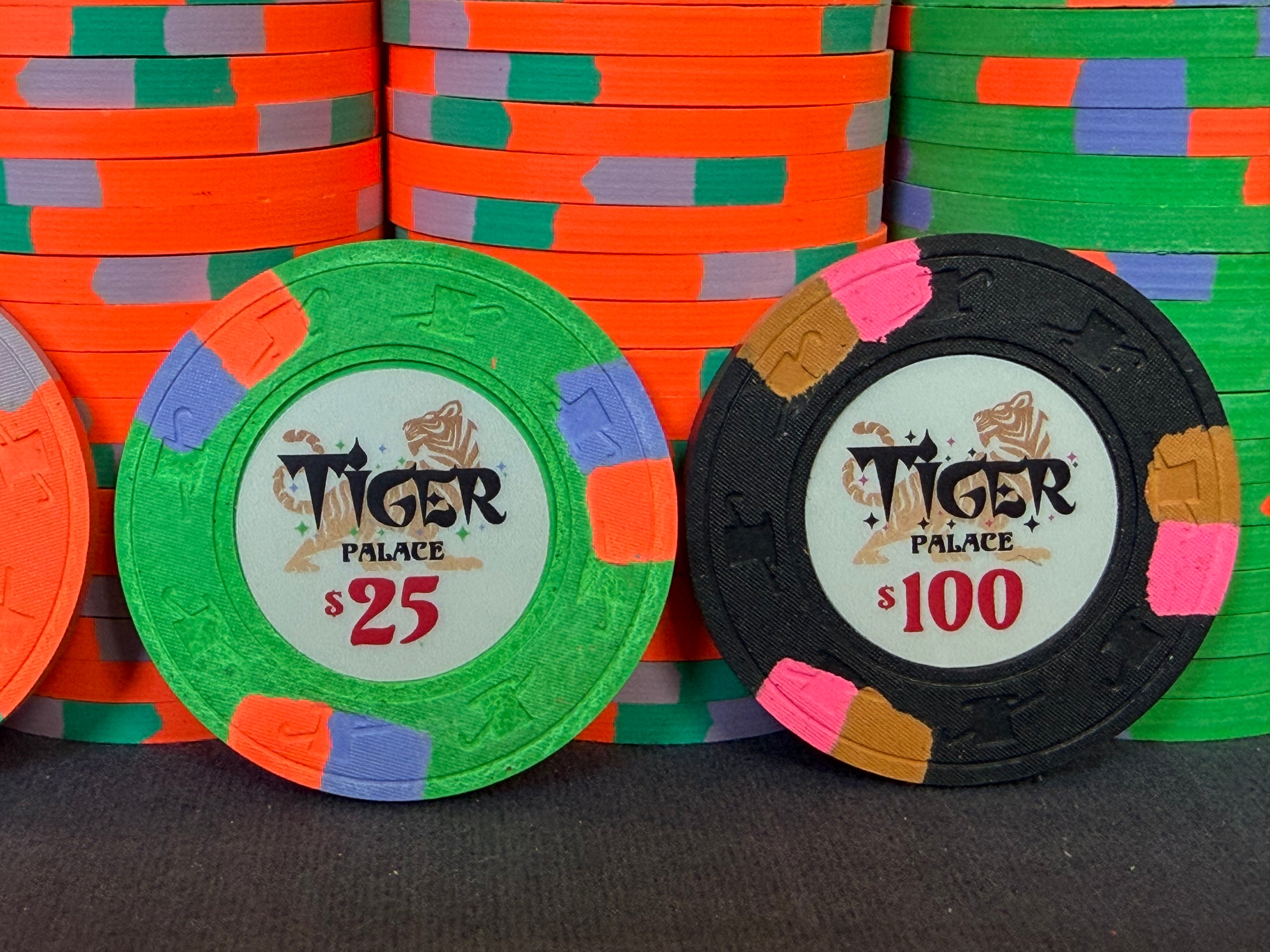 Tiger Palace (Paulson) relabeled $0.25/$0.50 Cash Set (Vegas colors, yellow fracs, blaze orange $5s) - 600 Chips