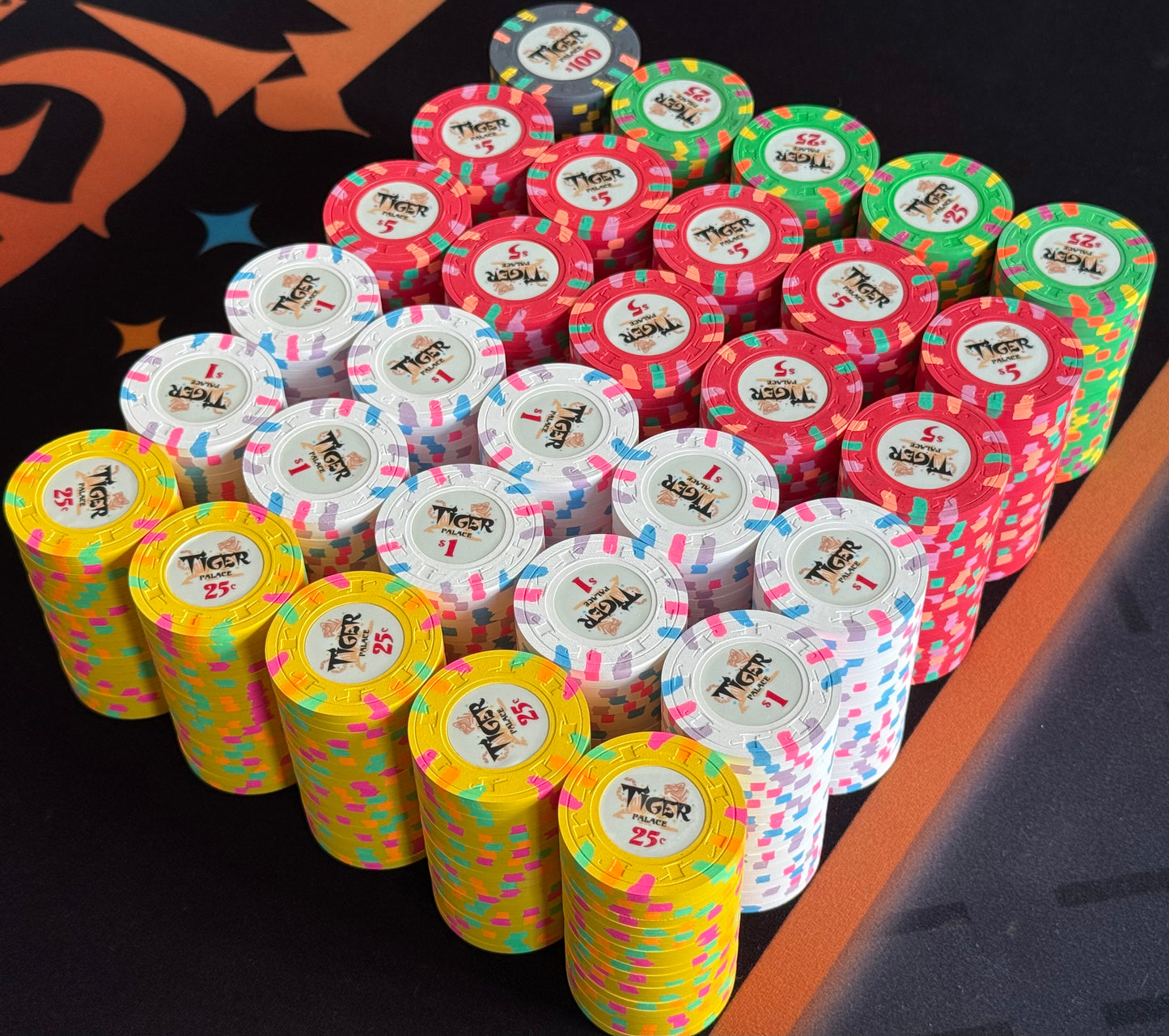 Tiger Palace (Paulson) Cash Set: Custom 'Bear Claws' - $0.25/$0.50 'Vegas' Set - 600 chips