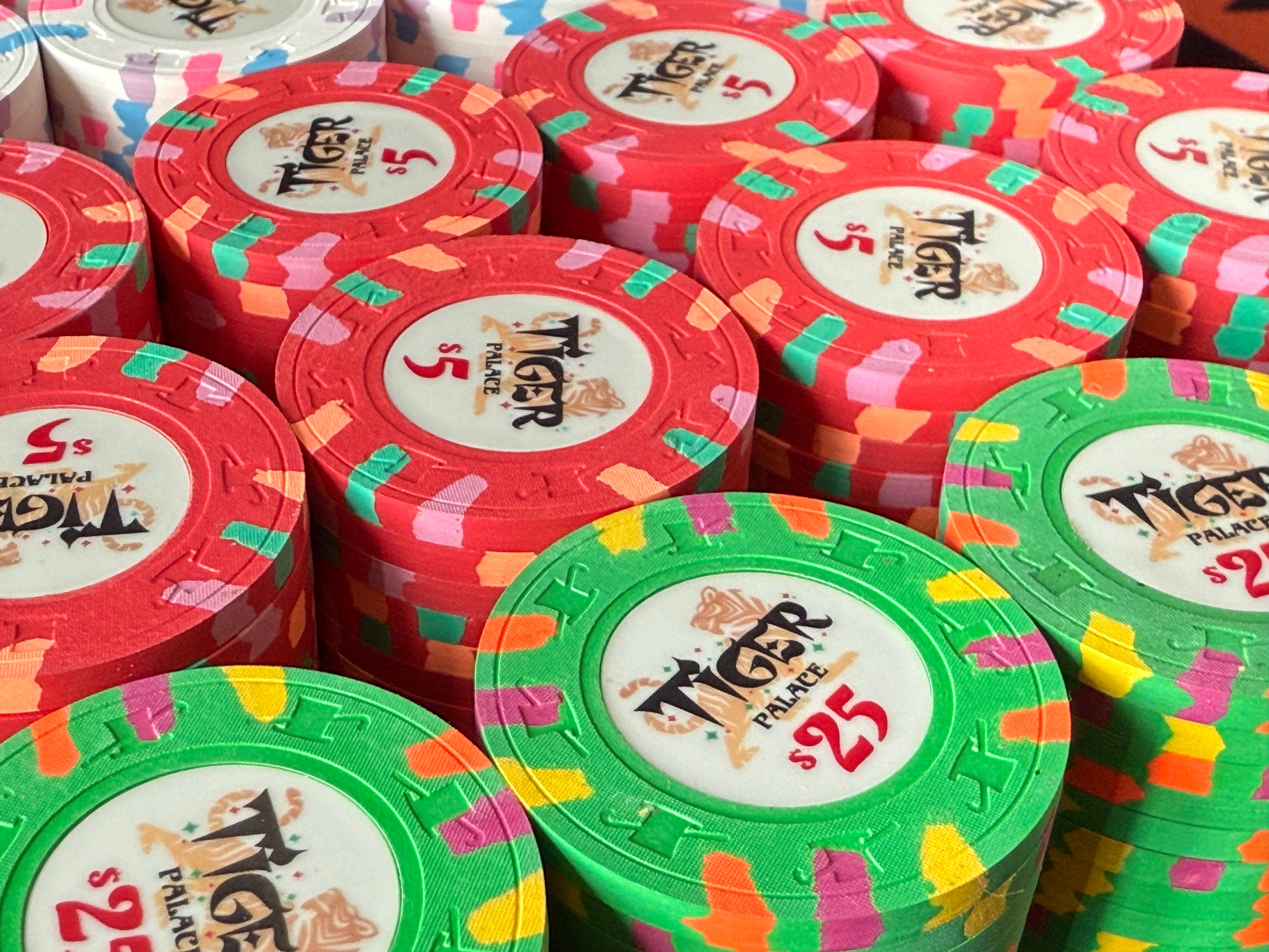 Tiger Palace (Paulson) Cash Set: Custom 'Bear Claws' - $0.25/$0.50 'Vegas' Set - 600 chips