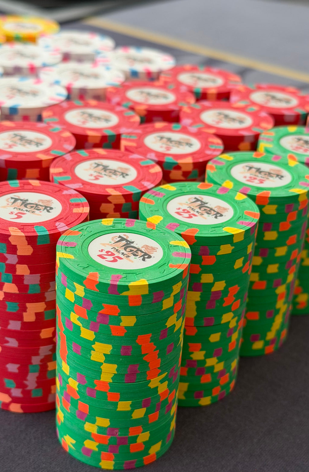Tiger Palace (Paulson) Cash Set: Custom 'Bear Claws' - $0.25/$0.50 'Vegas' Set - 600 chips
