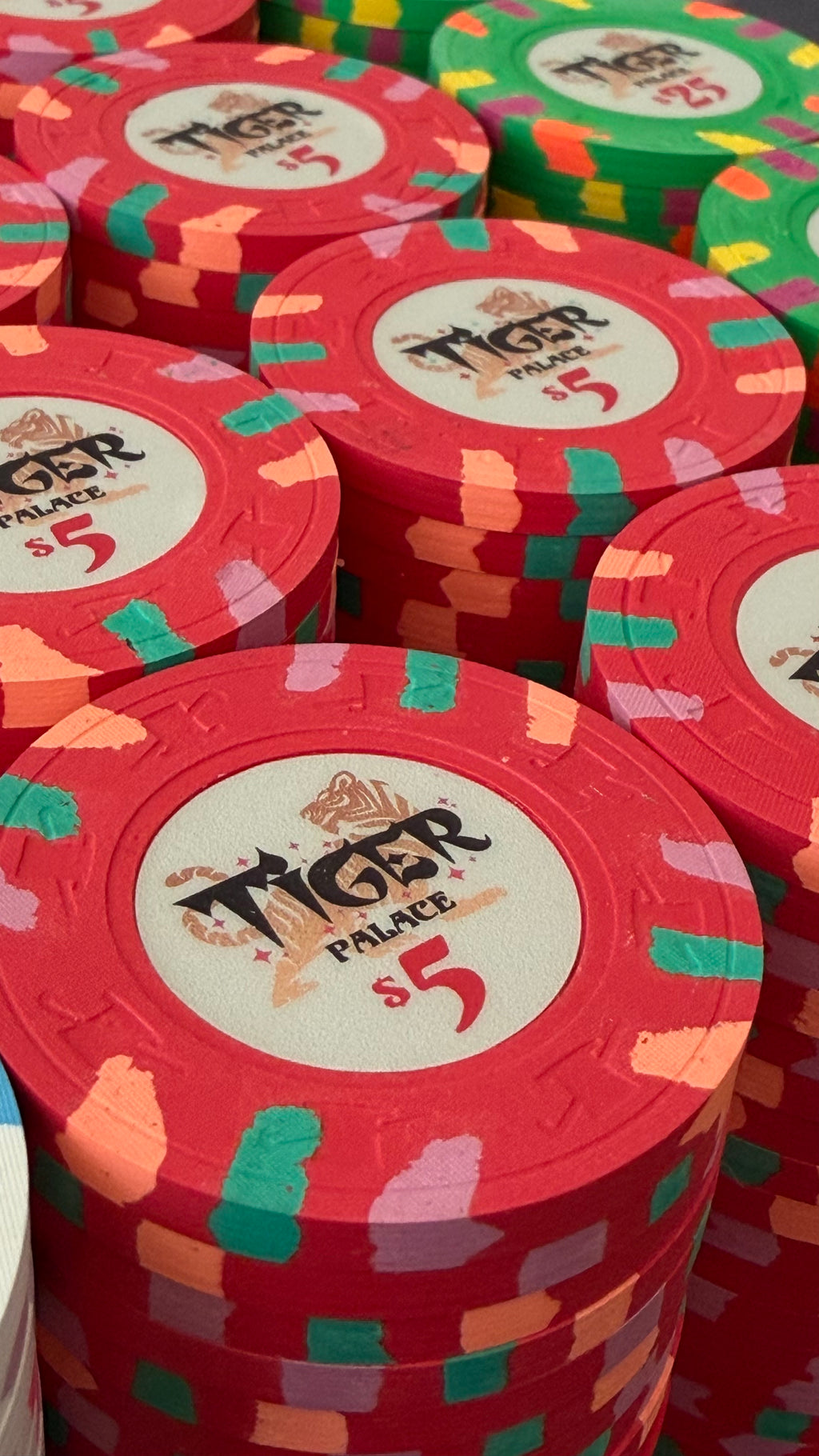 Tiger Palace (Paulson) Cash Set: Custom 'Bear Claws' - $0.25/$0.50 'Vegas' Set - 600 chips