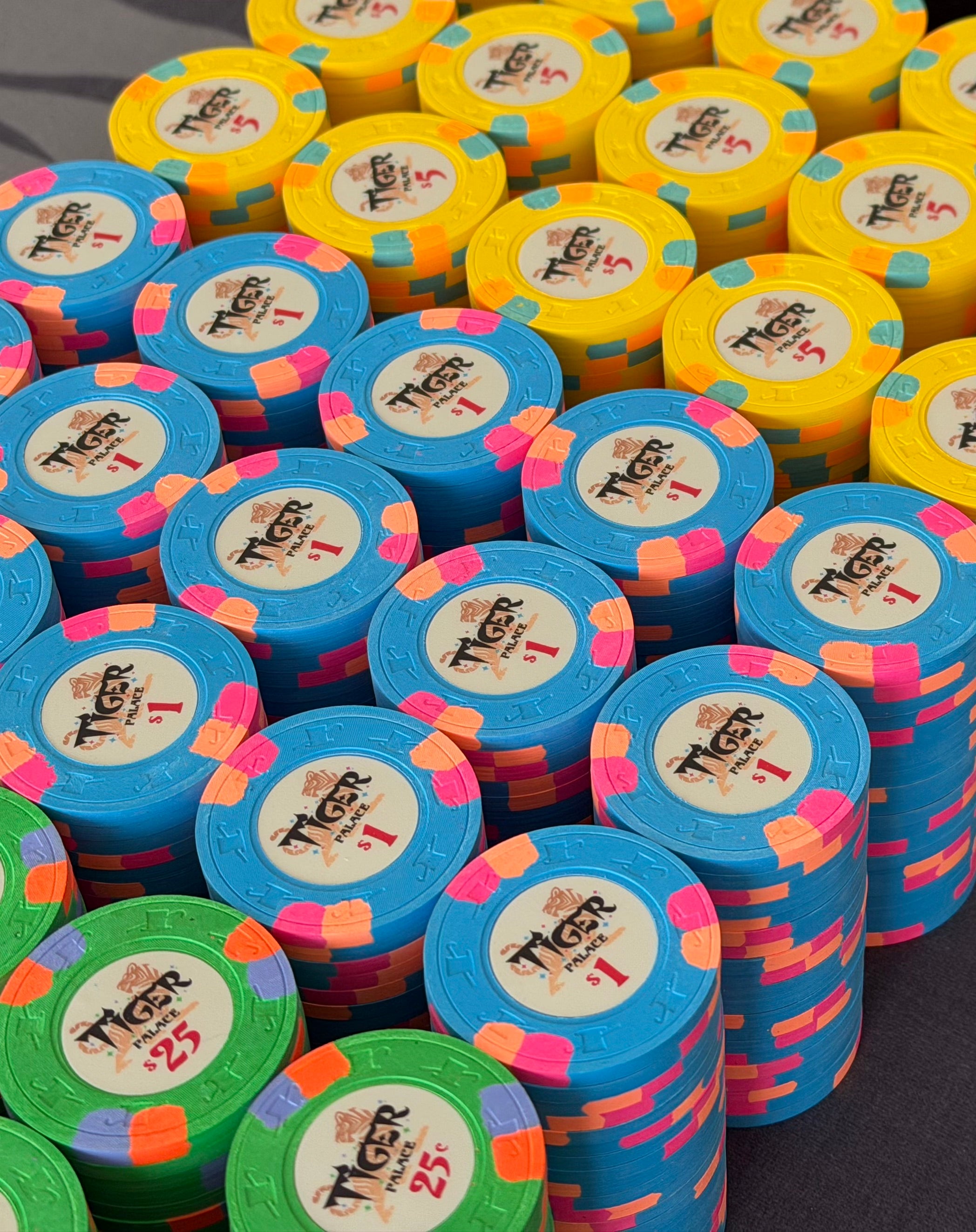 Tiger Palace (Paulson) relabeled $0.25/$0.50 Cash Set (cali colors, green fracs)- 900 Chips