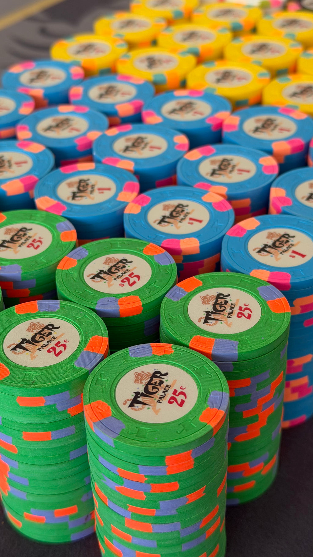 Tiger Palace (Paulson) relabeled $0.25/$0.50 Cash Set (cali colors, green fracs)- 900 Chips