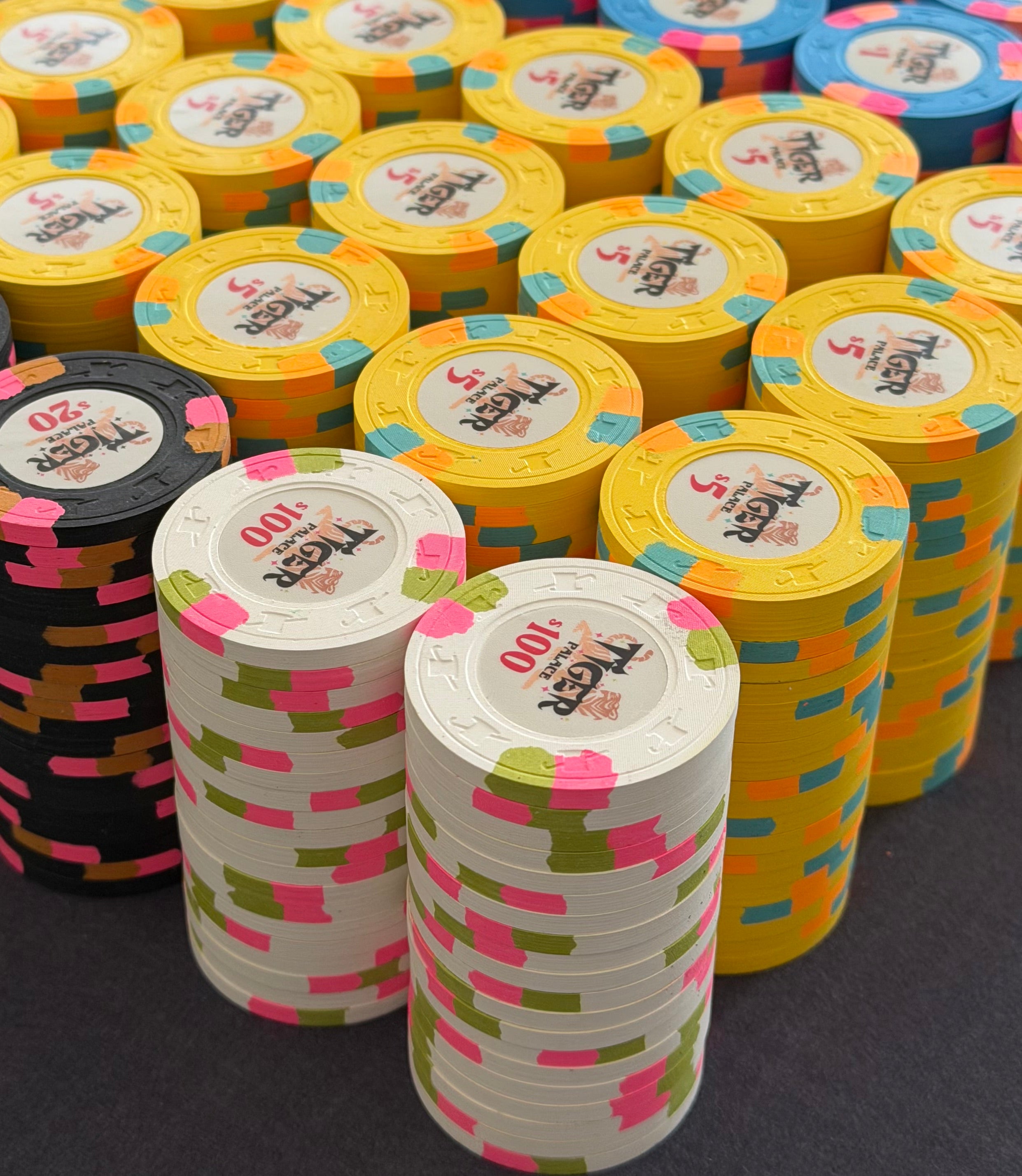 Tiger Palace (Paulson) relabeled $0.25/$0.50 Cash Set (cali colors, green fracs)- 900 Chips