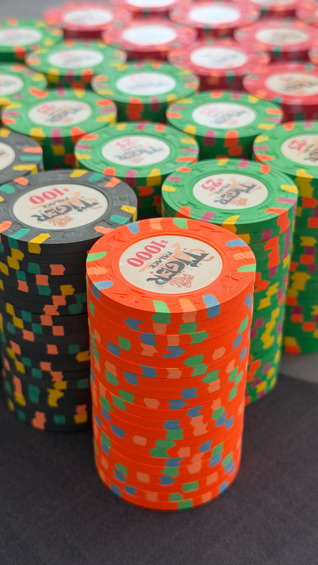 Tiger Palace (Paulson) Cash Set: Custom 'Bear Claws' - $2/$5 'Vegas' Set - 700 chips