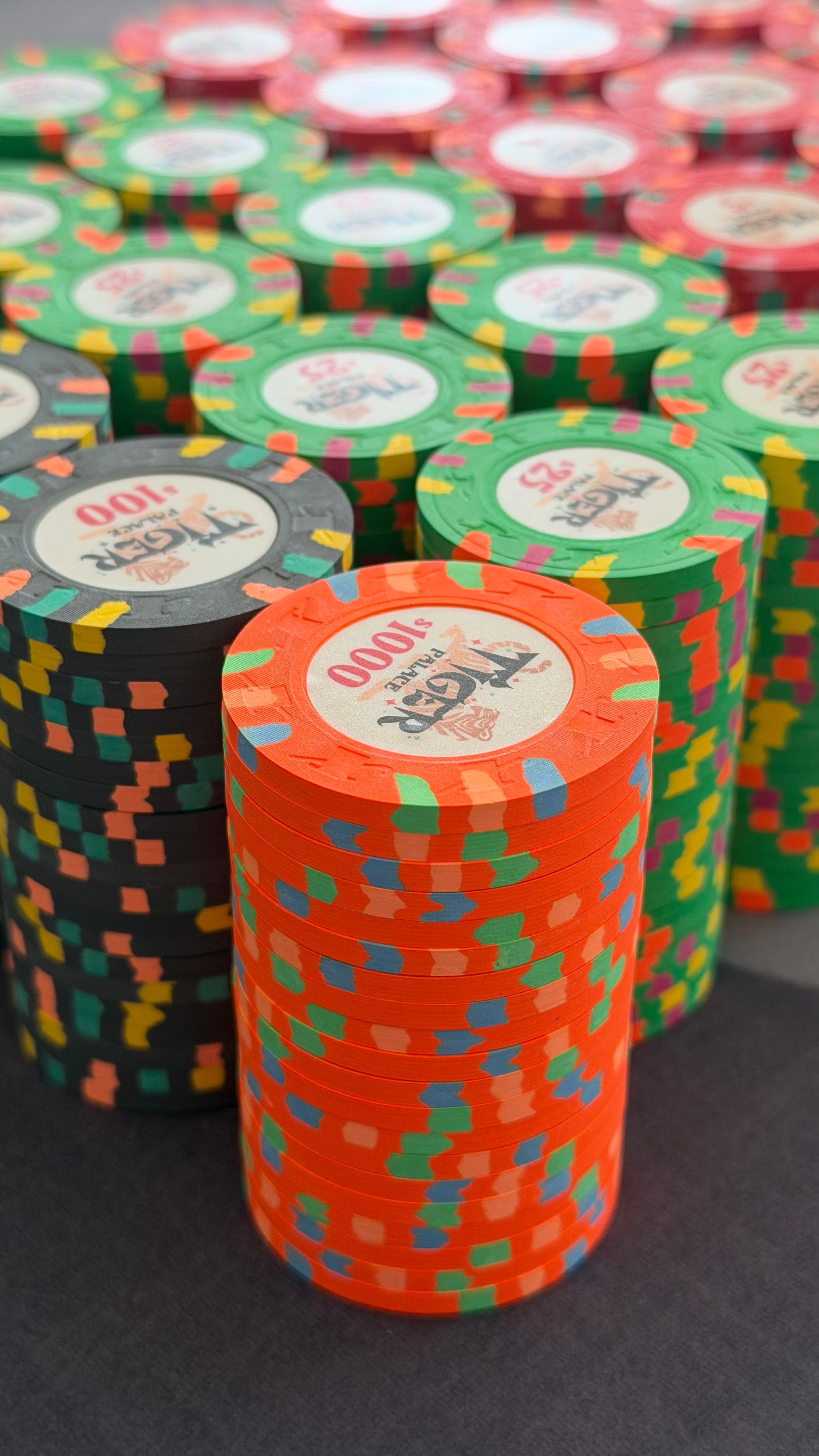 Tiger Palace (Paulson) Cash Set: Custom 'Bear Claws' - $2/$5 'Vegas' Set - 700 chips