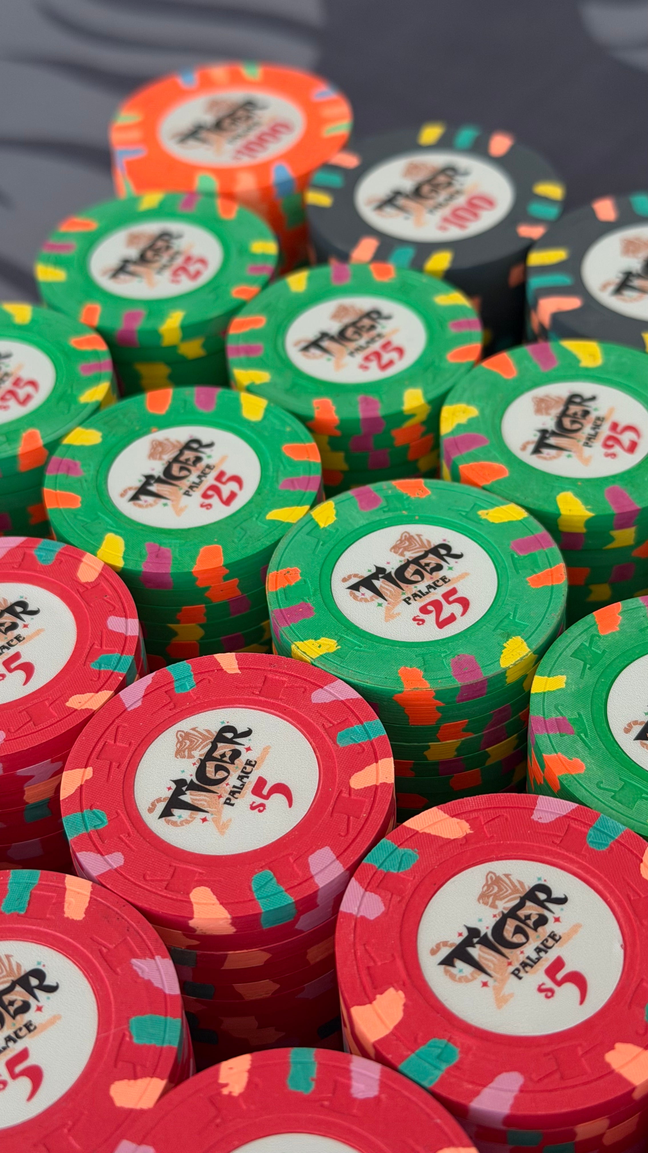 Tiger Palace (Paulson) Cash Set: Custom 'Bear Claws' - $2/$5 'Vegas' Set - 700 chips