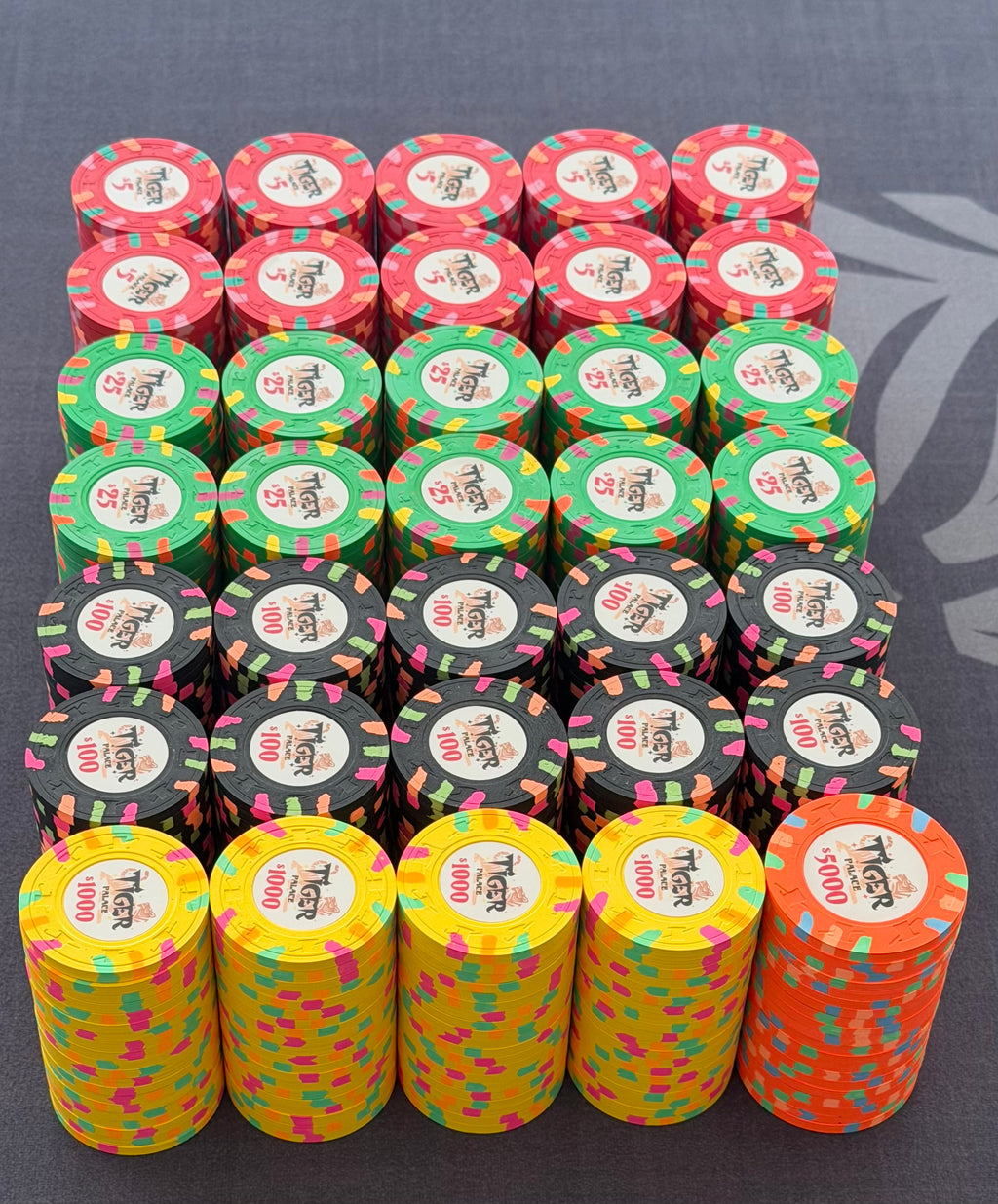 Tiger Palace (Paulson) Cash Set: Custom 'Bear Claws' - $5/$10 'Vegas' Set - 700 chips