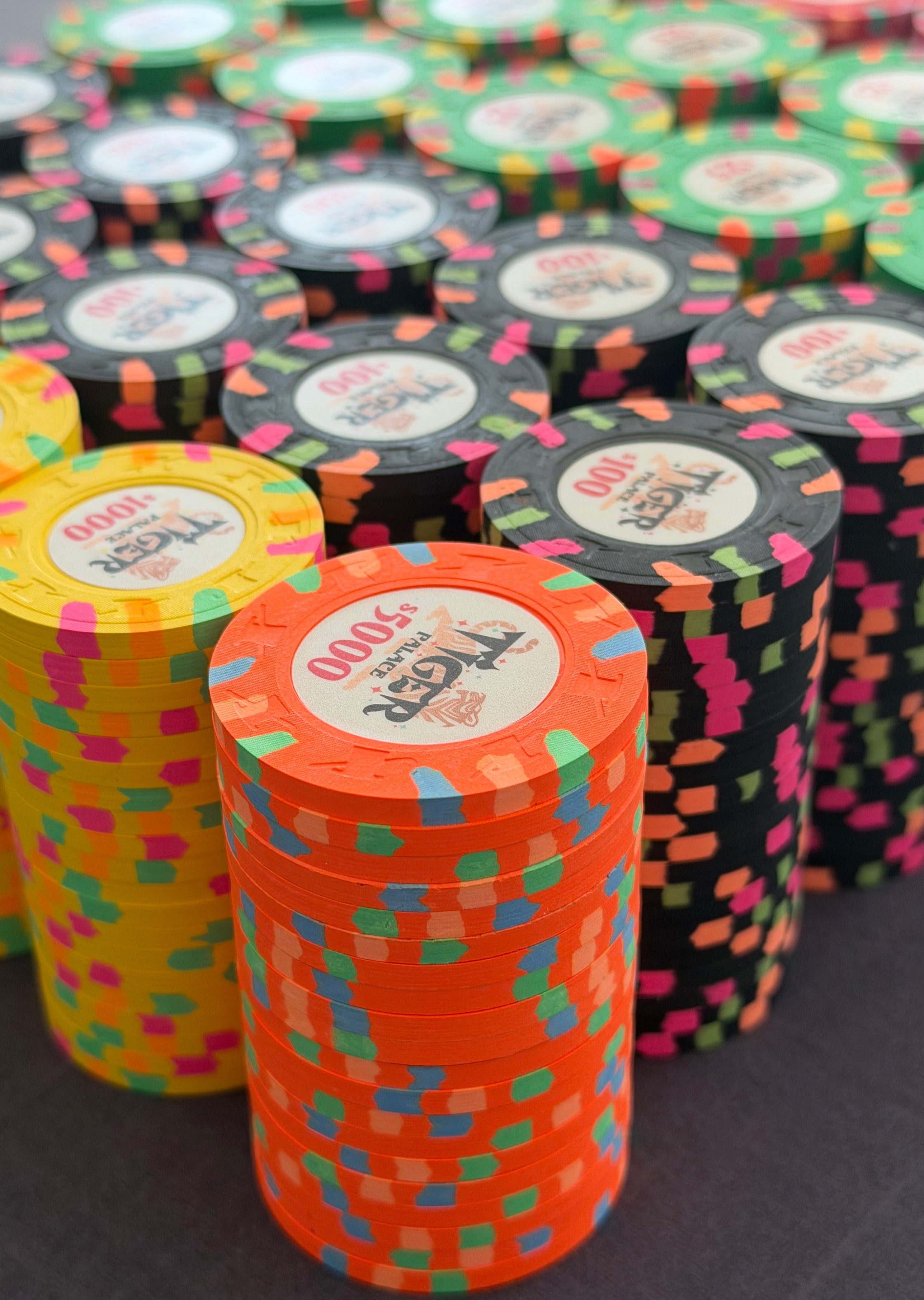 Tiger Palace (Paulson) Cash Set: Custom 'Bear Claws' - $5/$10 'Vegas' Set - 700 chips