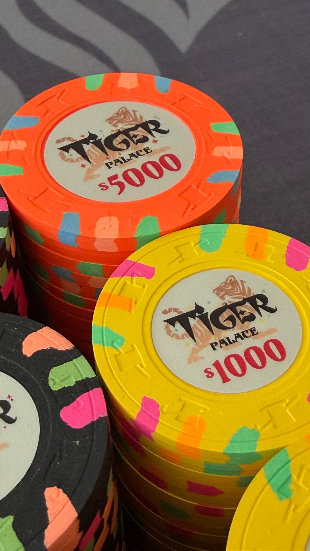 Tiger Palace (Paulson) Cash Set: Custom 'Bear Claws' - $5/$10 'Vegas' Set - 700 chips