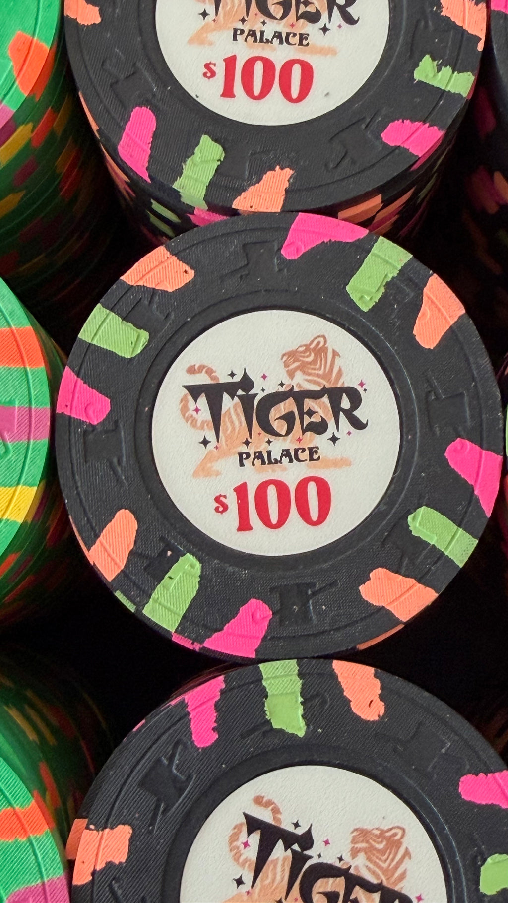 Tiger Palace (Paulson) Cash Set: Custom 'Bear Claws' - $5/$10 'Vegas' Set - 700 chips