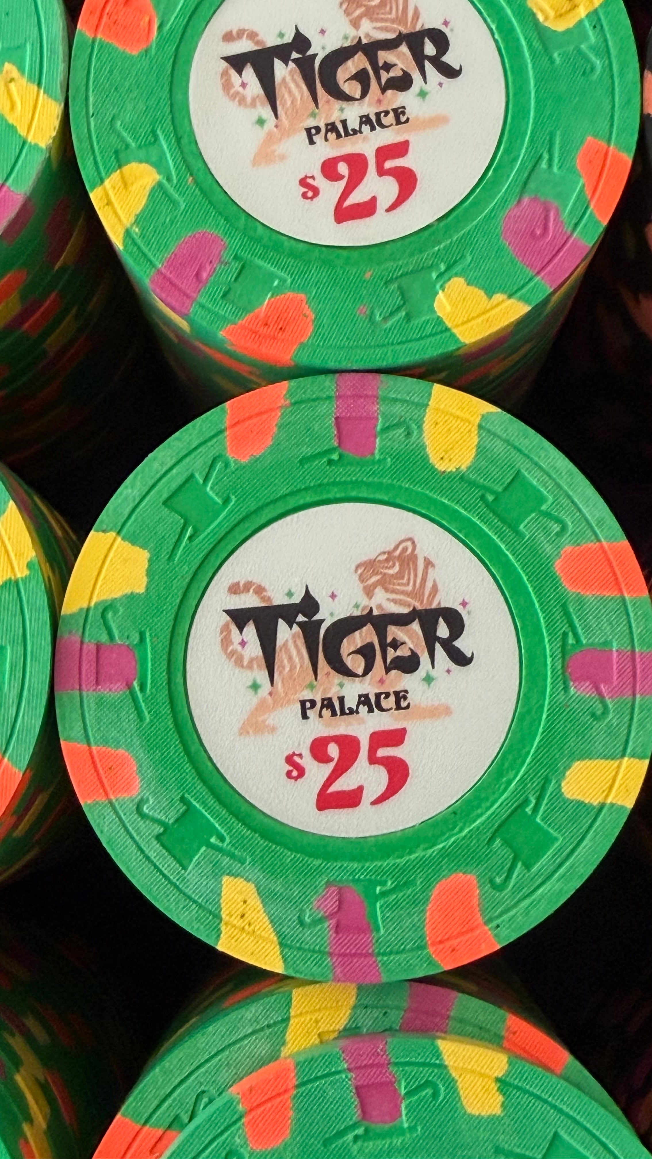 Tiger Palace (Paulson) Cash Set: Custom 'Bear Claws' - $5/$10 'Vegas' Set - 700 chips