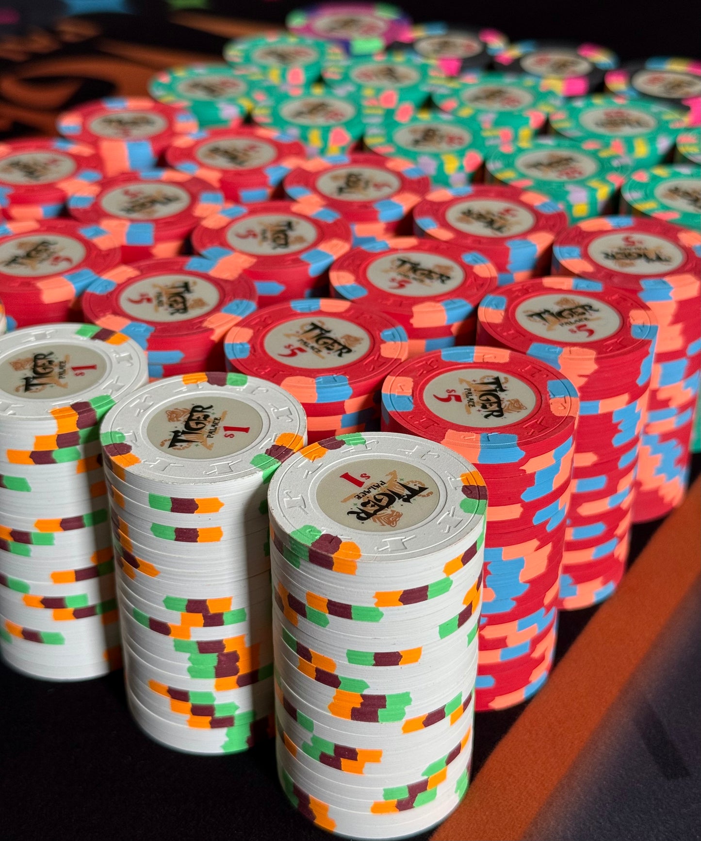 Tiger Palace (Paulson) Cash Set: VIP1 $2/$5 'Vegas' set - 700 chips