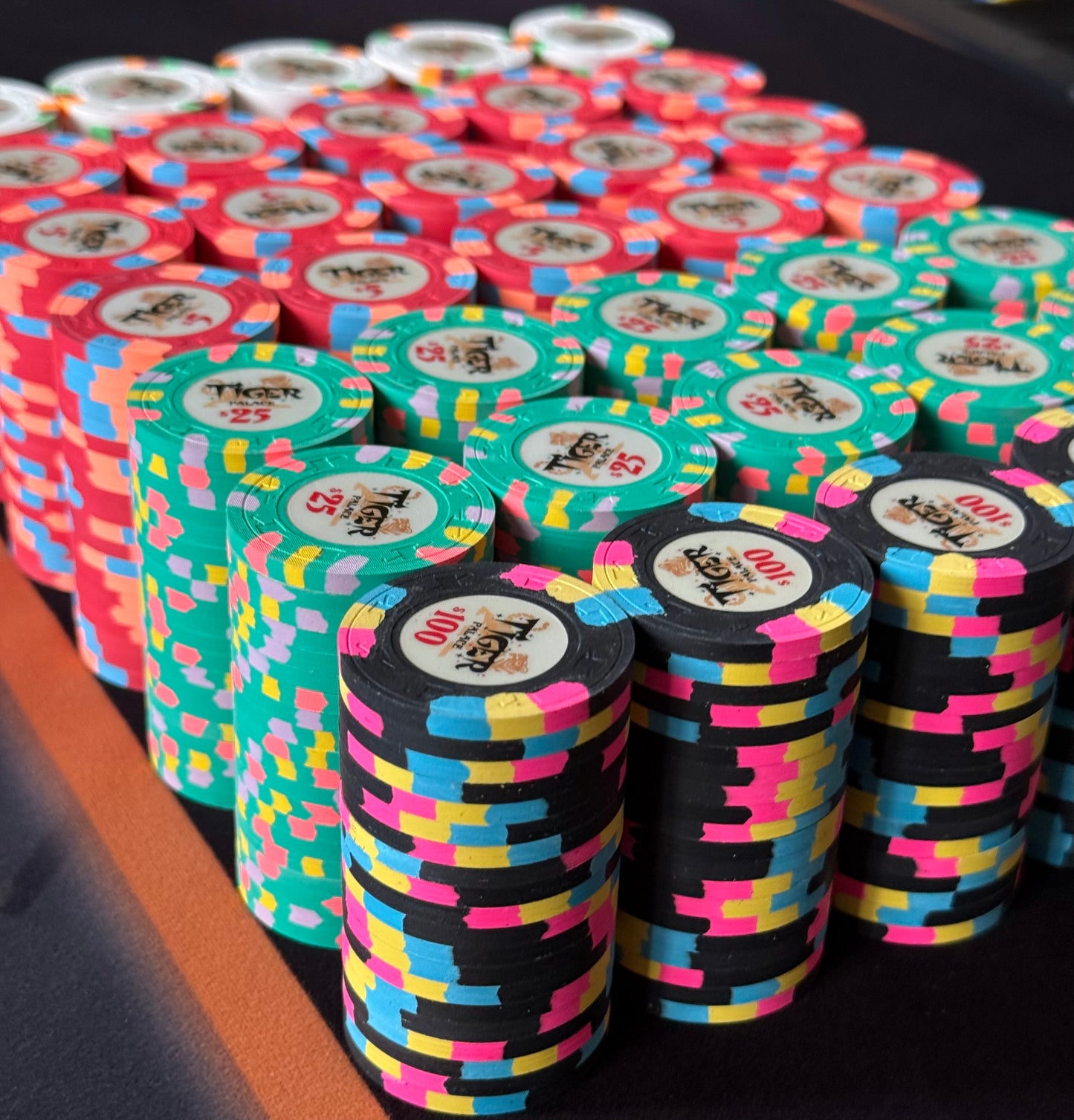 Tiger Palace (Paulson) Cash Set: VIP1 $2/$5 'Vegas' set - 700 chips