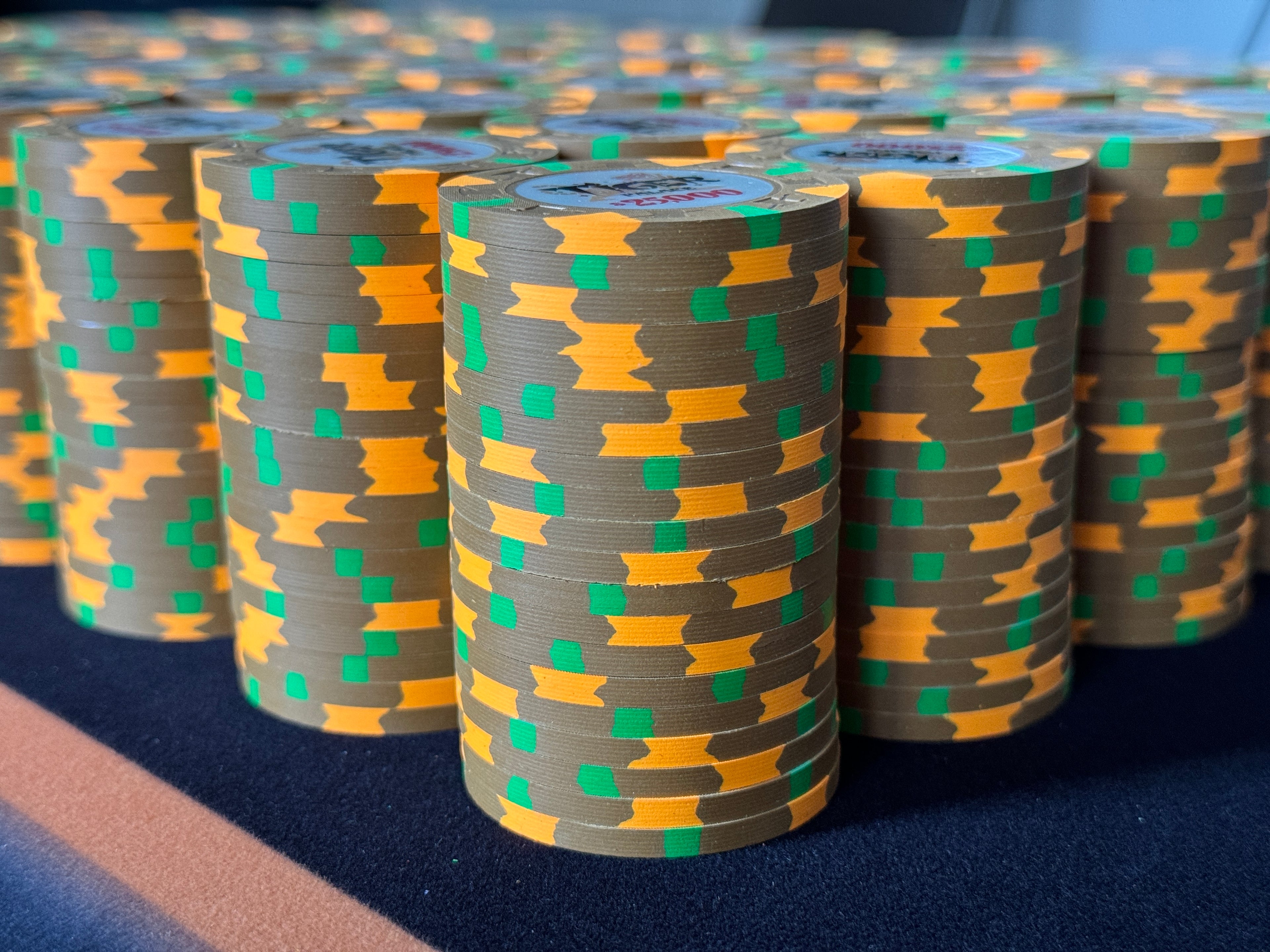 Tiger Palace (Paulson) Misc Cash $25,000 chip - Gold - 43mm - One Barrel